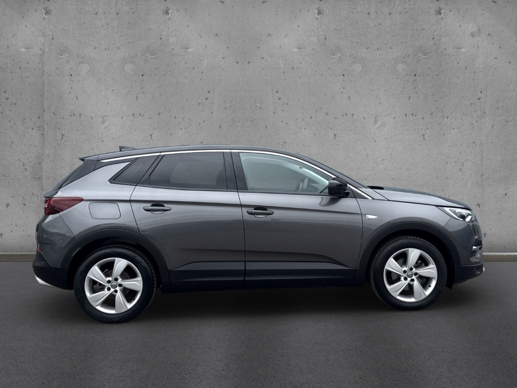 Fahrzeugabbildung Opel Grandland 1.2 Turbo AHK-abnehmbar Panorama Navi LED Kurvenlicht Apple CarPlay