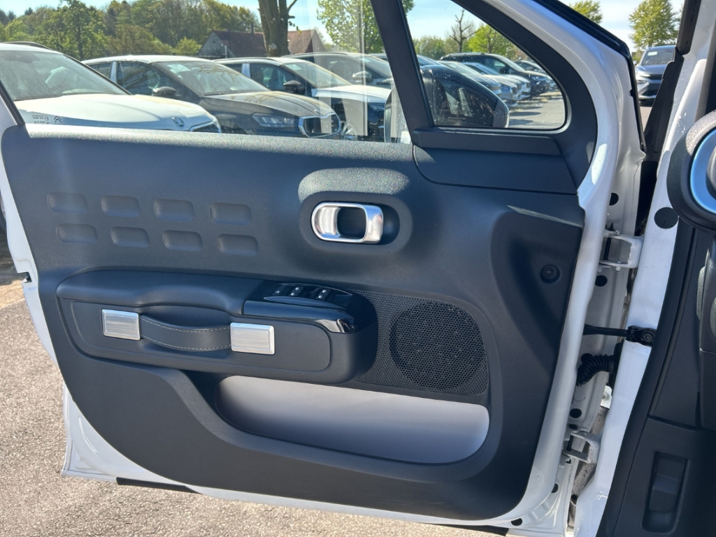 Fahrzeugabbildung Citroen C3 110 Elle S&S LEDER LED NAV TEMP SHZ BT