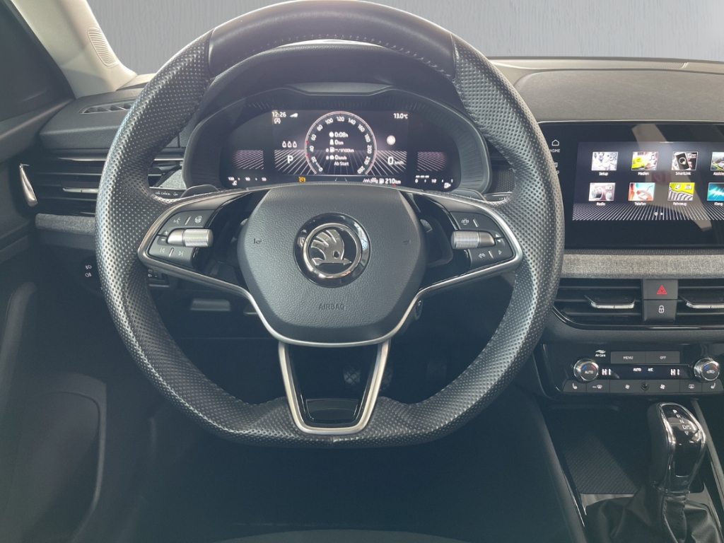Fahrzeugabbildung SKODA Kamiq Selection 1.0 TSI DSG AHK LED VC SHZ PDC Alu A