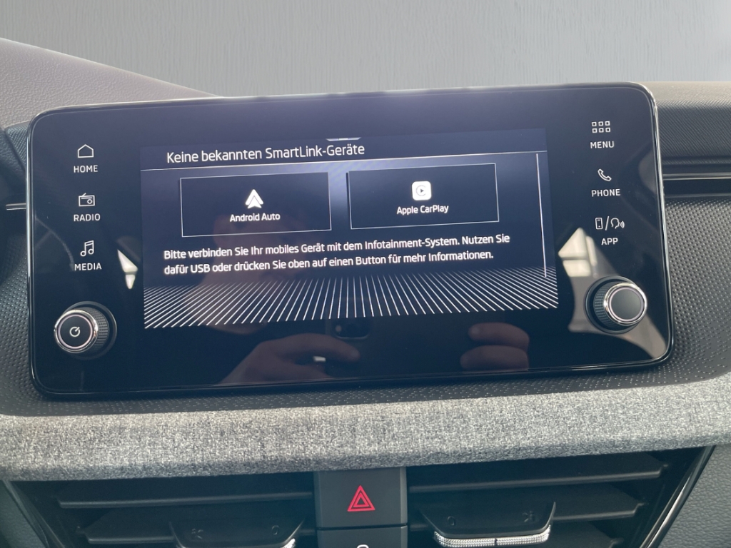Fahrzeugabbildung SKODA Kamiq Selection 1.0 TSI DSG AHK LED VC SHZ PDC Alu A