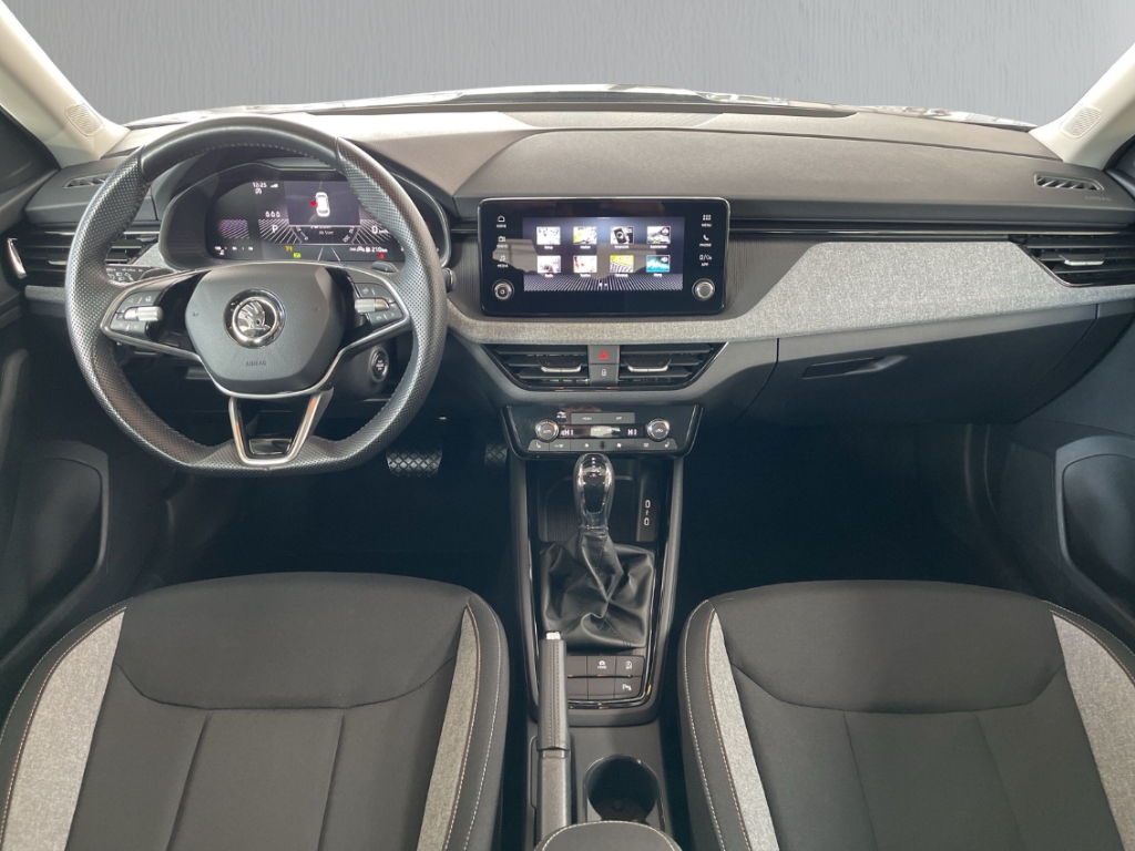 Fahrzeugabbildung SKODA Kamiq Selection 1.0 TSI DSG AHK LED VC SHZ PDC Alu A