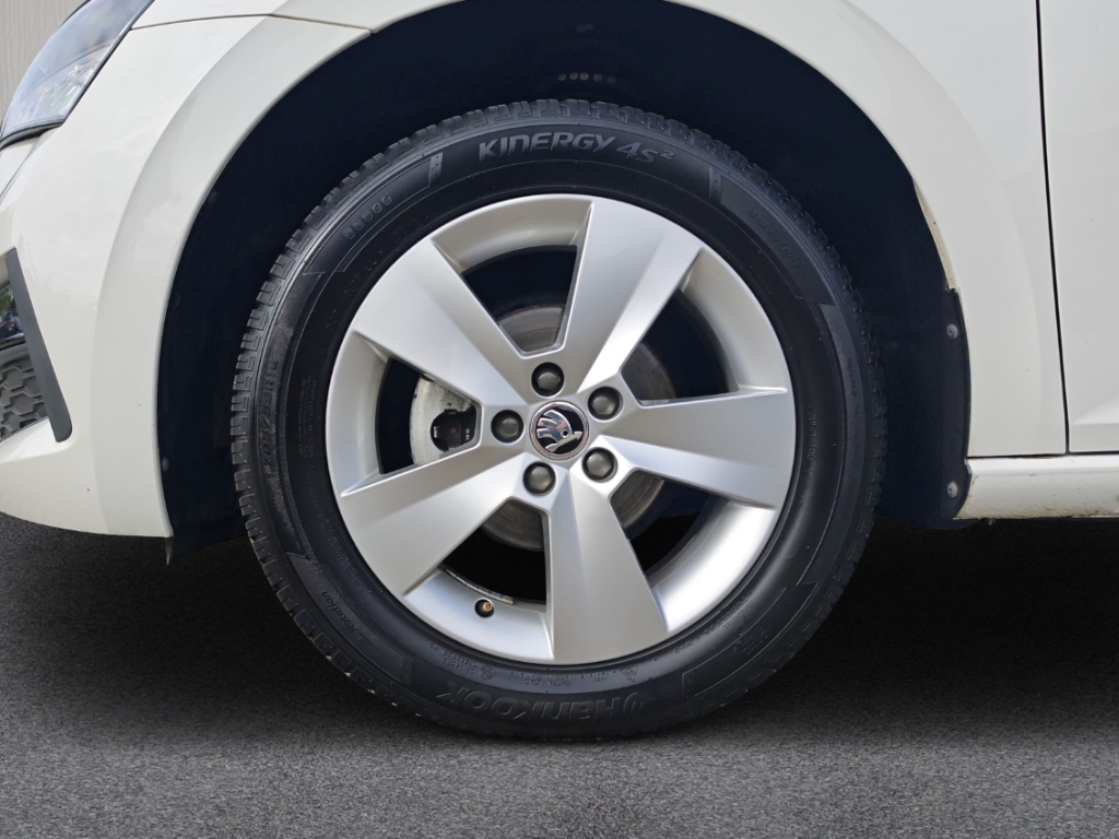 Fahrzeugabbildung SKODA Scala 1.0 TSI Cool Plus Klima PDC SHZ LM16