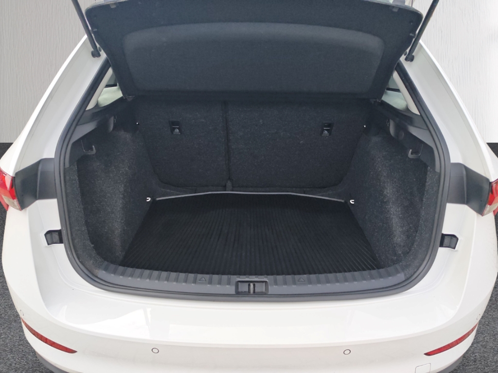 Fahrzeugabbildung SKODA Scala 1.0 TSI Cool Plus Klima PDC SHZ LM16