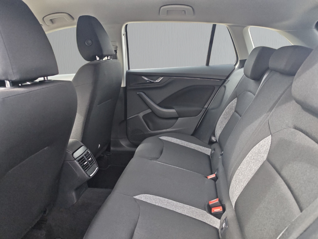Fahrzeugabbildung SKODA Scala 1.0 TSI Cool Plus Klima PDC SHZ LM16