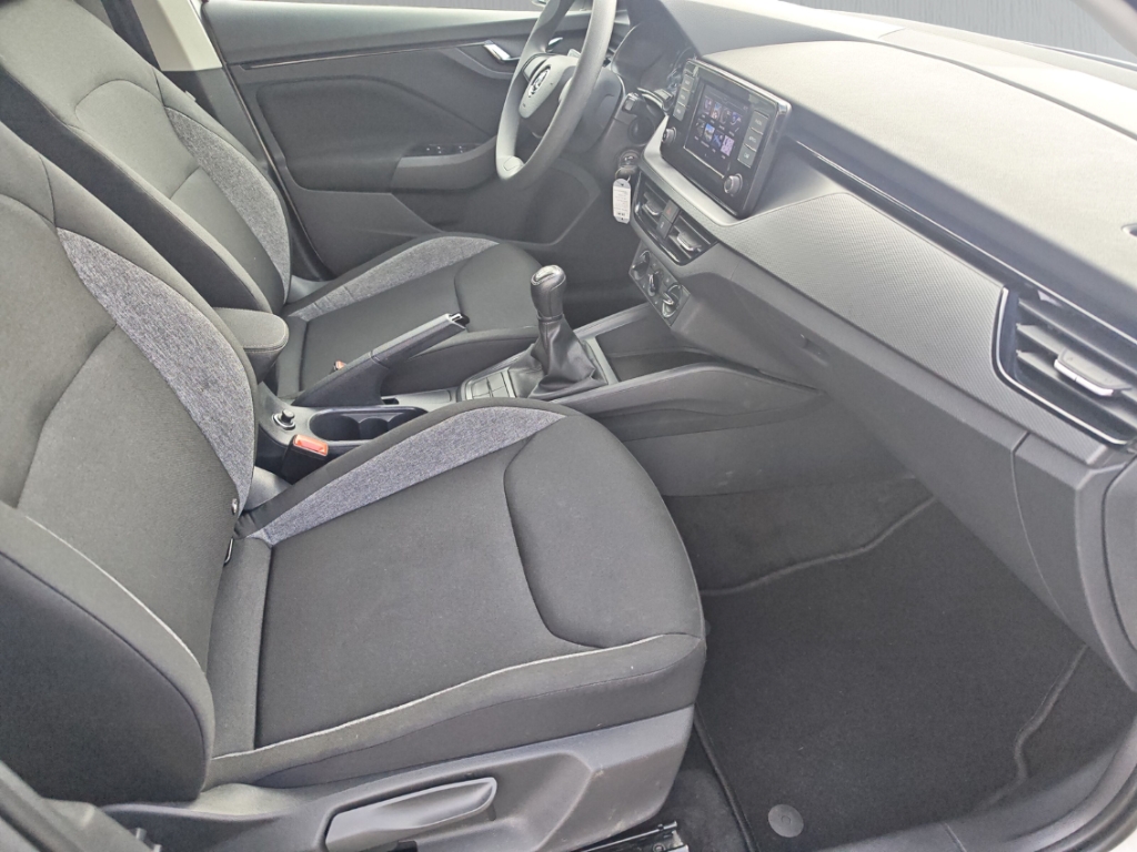Fahrzeugabbildung SKODA Scala 1.0 TSI Cool Plus Klima PDC SHZ LM16