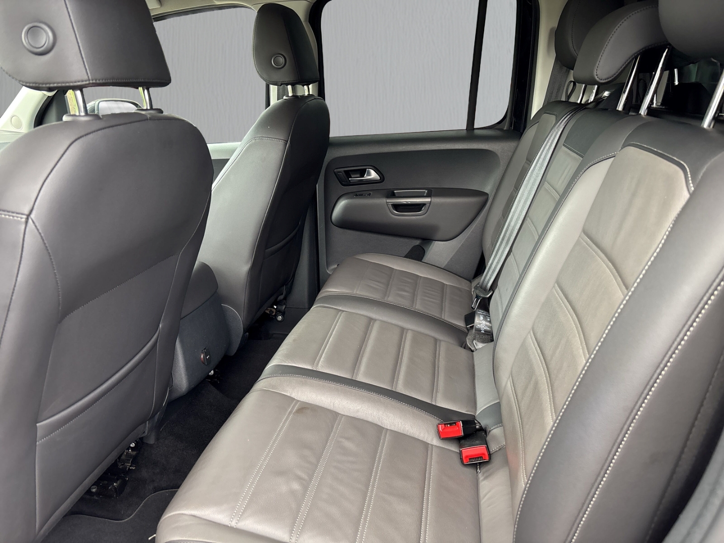 Fahrzeugabbildung Volkswagen Amarok Highline 4Motion DoKa 3.0 V6 Hardtop LED Leiste AHK SHZ