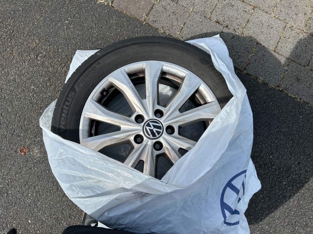 Fahrzeugabbildung Volkswagen Caddy Life TDI ACC SHZ Temp PDCv+h Color Navi eFH BT