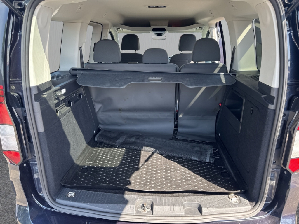 Fahrzeugabbildung Volkswagen Caddy Life TDI ACC Temp SHZ Navi Klima AHK Color BT