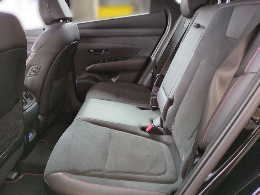 Fahrzeugabbildung Hyundai TUCSON FL PHEV 1.6 AT 4WD MY25 N-LINE Sitz-P AHK MATRIX-LED Navi Digitales Cockpit Soundsystem