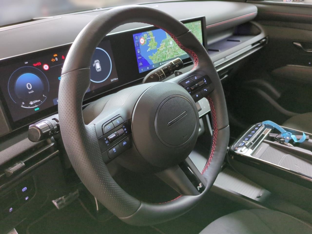 Fahrzeugabbildung Hyundai TUCSON FL PHEV 1.6 AT 4WD MY25 N-LINE Sitz-P AHK MATRIX-LED Navi Digitales Cockpit Soundsystem