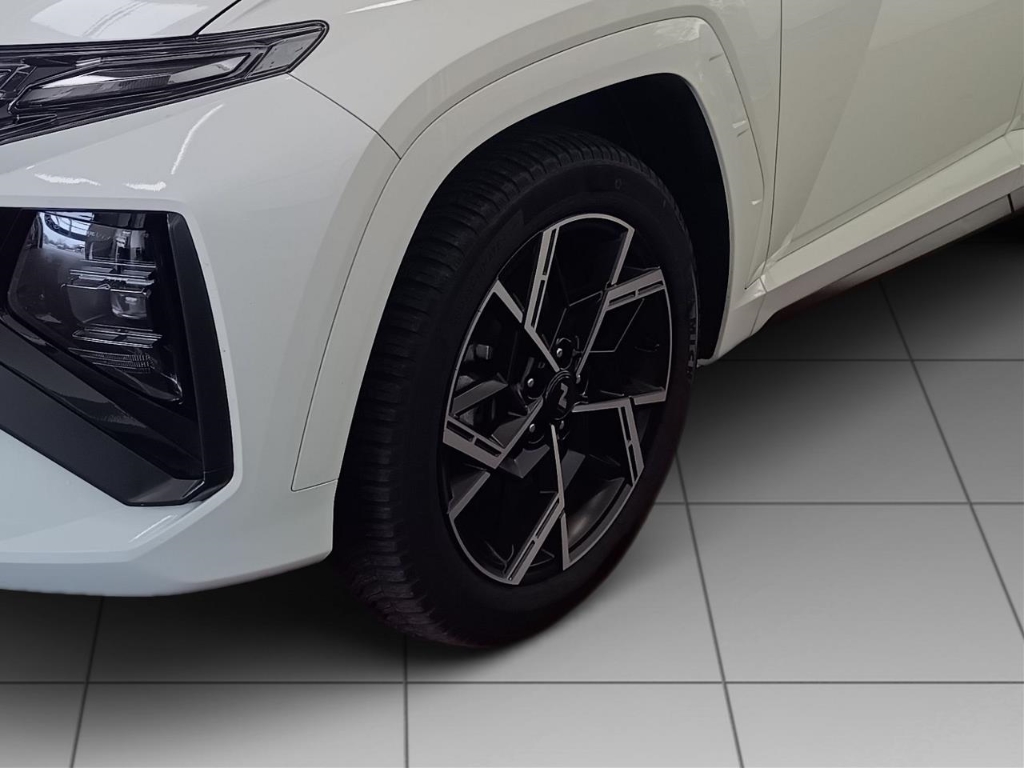 Fahrzeugabbildung Hyundai TUCSON FL PHEV 1.6 AT 4WD MY25 N-LINE Panorama Dig-Key MATRIX-LED Navi Digitales Cockpit