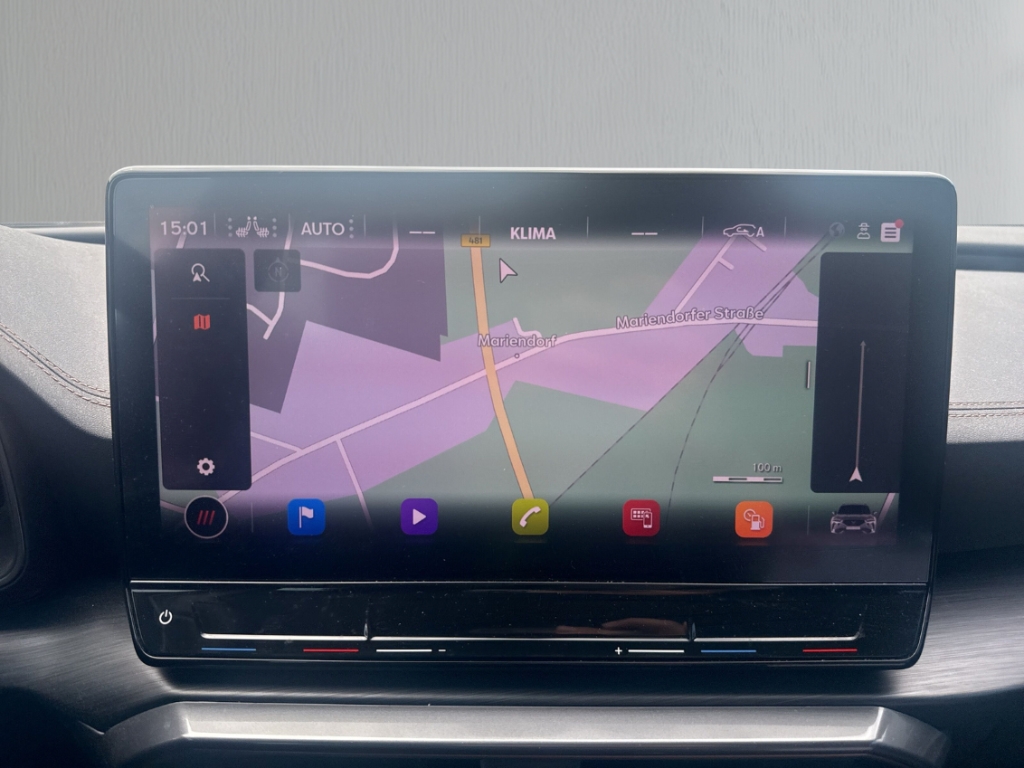 Fahrzeugabbildung CUPRA Formentor 1.5 TSI AHK NAVI SHZ LED R-KAM BeatsAu AHK-klappbar Digitales Cockpit Soundsystem