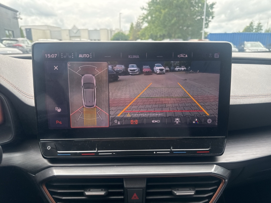 Fahrzeugabbildung CUPRA Formentor 1.5 TSI AHK NAVI SHZ LED R-KAM BeatsAu AHK-klappbar Digitales Cockpit Soundsystem