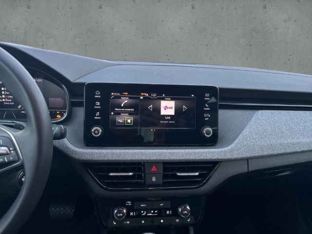 Fahrzeugabbildung SKODA Scala 1.0 TSI DSG Tour MatrLED Temp SHZ LHZ RKam