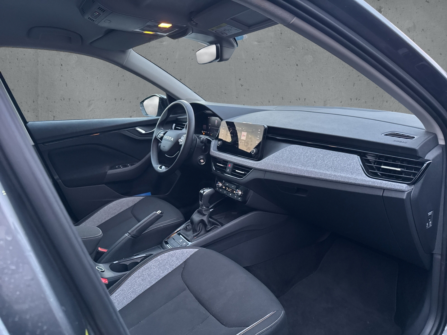 Fahrzeugabbildung SKODA Scala 1.0 TSI DSG Tour MatrLED Temp SHZ LHZ RKam