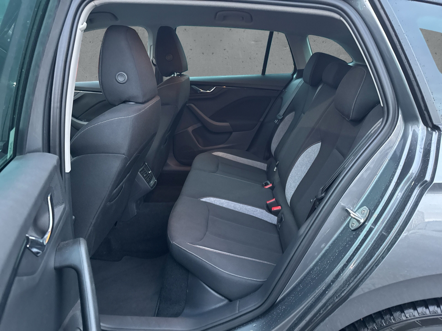 Fahrzeugabbildung SKODA Scala 1.0 TSI DSG Tour MatrLED Temp SHZ LHZ RKam