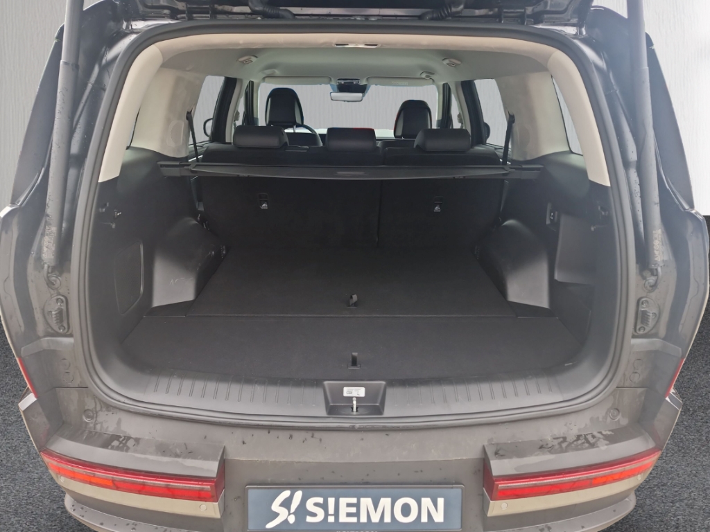 Fahrzeugabbildung Hyundai SANTA FE PHEV MY25 1.6 AT 4WD Signature Komf.P Tech.P AHK 5-Sitz Navi Leder Digi Cockpit