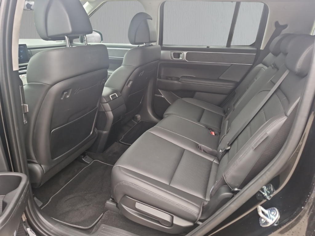 Fahrzeugabbildung Hyundai SANTA FE PHEV MY25 1.6 AT 4WD Signature Komf.P Tech.P AHK 5-Sitz Navi Leder Digi Cockpit