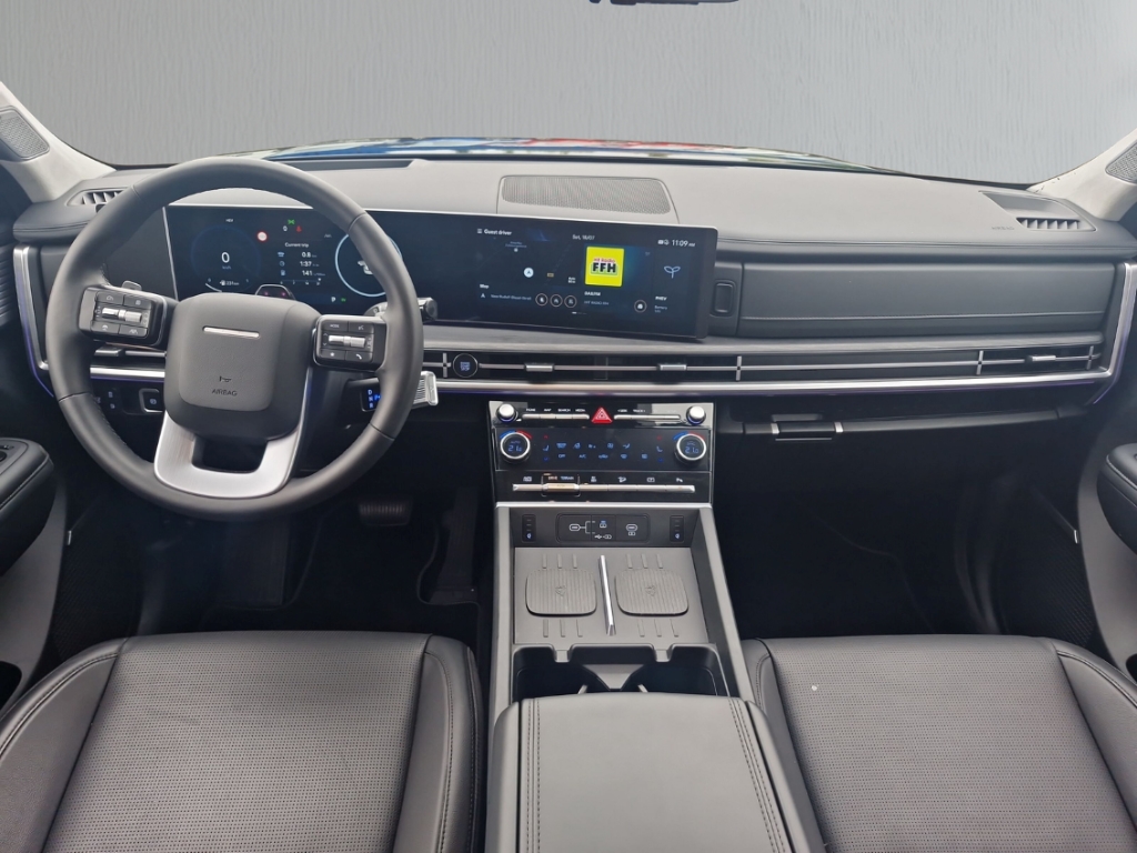 Fahrzeugabbildung Hyundai SANTA FE PHEV MY25 1.6 AT 4WD Signature Komf.P Tech.P AHK 5-Sitz Navi Leder Digi Cockpit