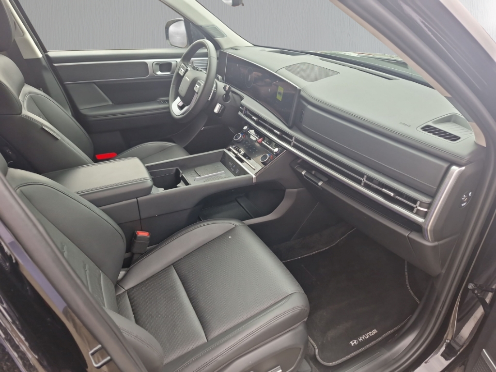 Fahrzeugabbildung Hyundai SANTA FE PHEV MY25 1.6 AT 4WD Signature Komf.P Tech.P AHK 5-Sitz Navi Leder Digi Cockpit