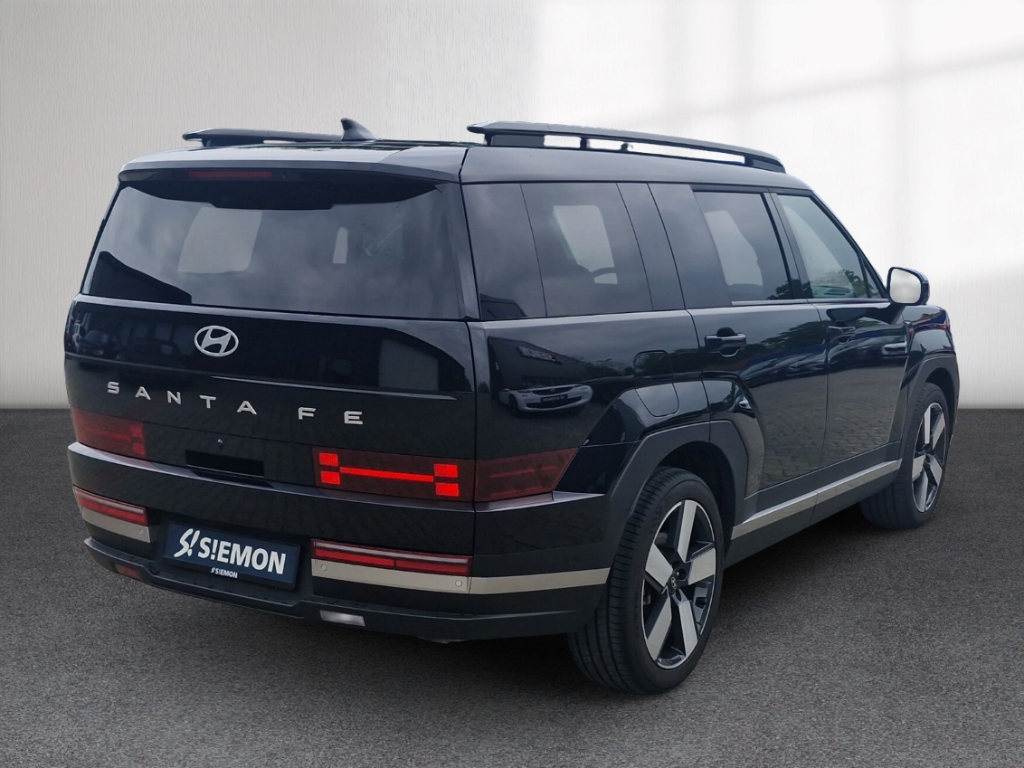 Fahrzeugabbildung Hyundai SANTA FE PHEV MY25 1.6 AT 4WD Signature Komf.P Tech.P AHK 5-Sitz Navi Leder Digi Cockpit