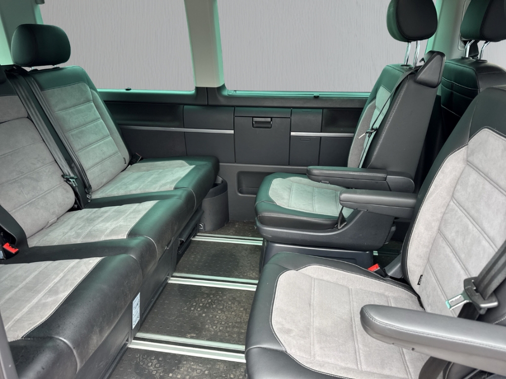 Fahrzeugabbildung Volkswagen T6.1 Multivan TDI DSG GenSIX AHK LED Nav ACC Kam