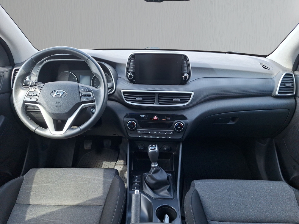 Fahrzeugabbildung Hyundai TUCSON 2WD 1.6 GDi NAVI LED DAB SHZ LenkradHZG PDC Klimaautomatik