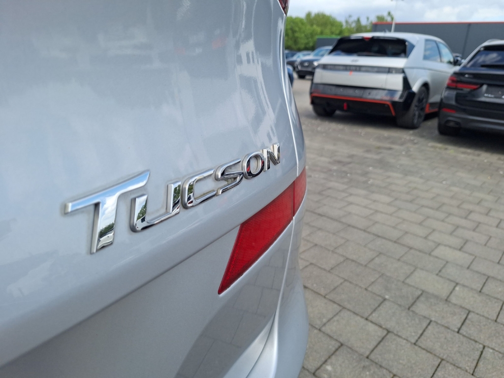 Fahrzeugabbildung Hyundai TUCSON 2WD 1.6 GDi NAVI LED DAB SHZ LenkradHZG PDC Klimaautomatik