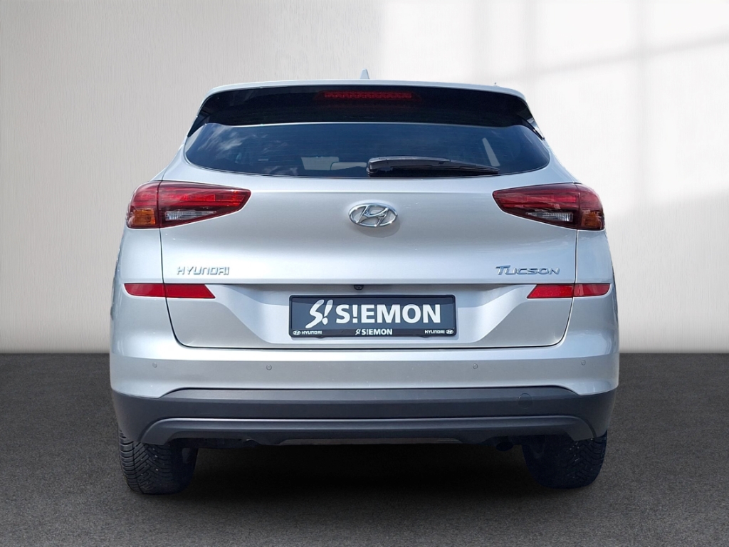 Fahrzeugabbildung Hyundai TUCSON 2WD 1.6 GDi NAVI LED DAB SHZ LenkradHZG PDC Klimaautomatik