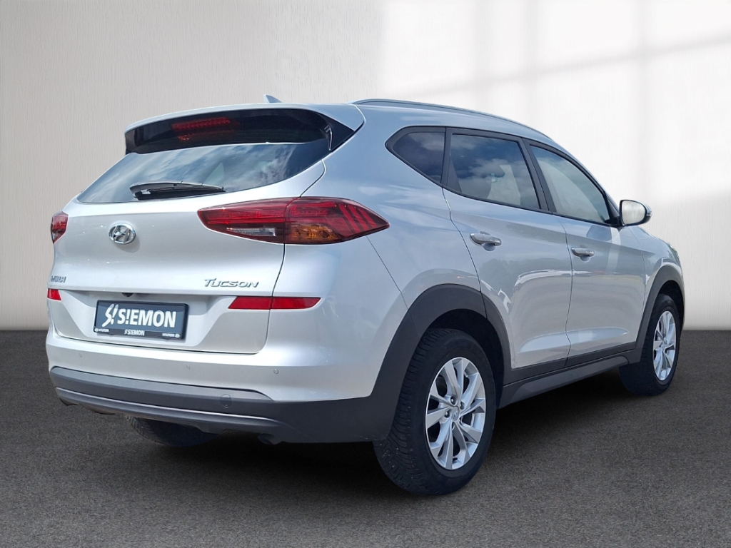 Fahrzeugabbildung Hyundai TUCSON 2WD 1.6 GDi NAVI LED DAB SHZ LenkradHZG PDC Klimaautomatik
