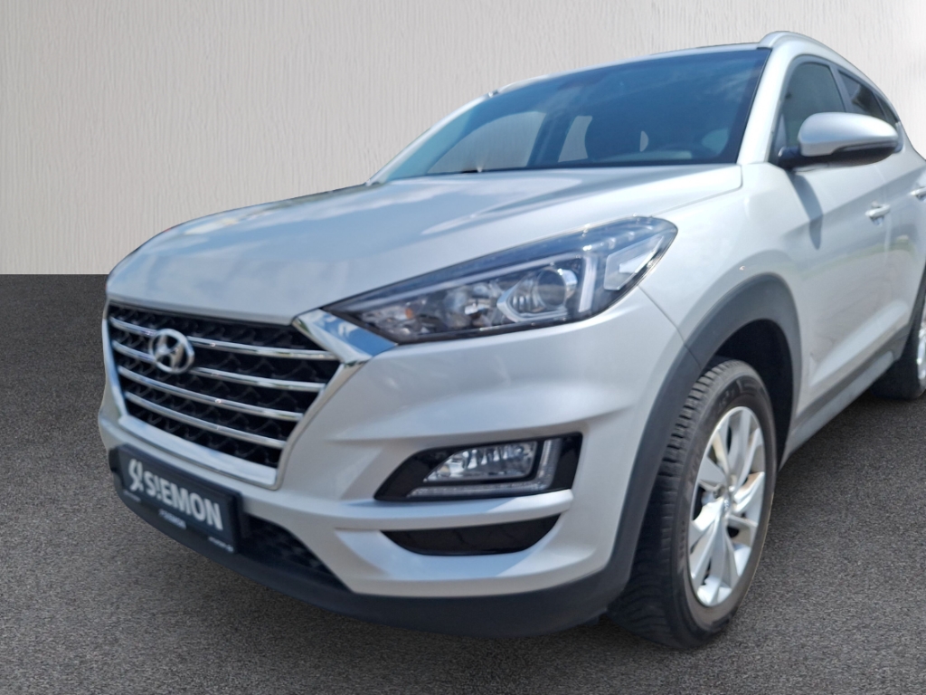 Fahrzeugabbildung Hyundai TUCSON 2WD 1.6 GDi NAVI LED DAB SHZ LenkradHZG PDC Klimaautomatik
