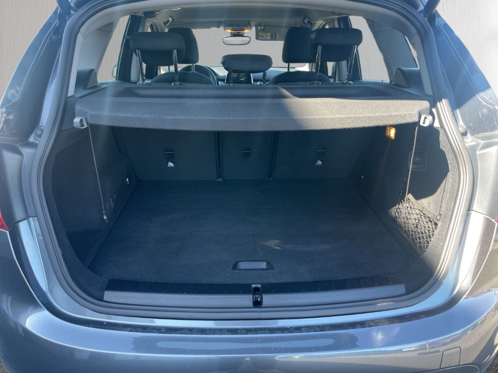 Fahrzeugabbildung BMW 218 Active Tourer Advantage i AHK TEMP SHZ LED PDCv+h Navi