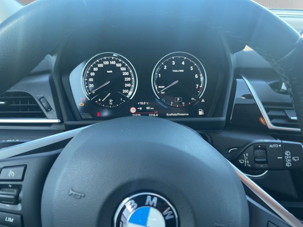 Fahrzeugabbildung BMW 218 Active Tourer Advantage i AHK TEMP SHZ LED PDCv+h Navi