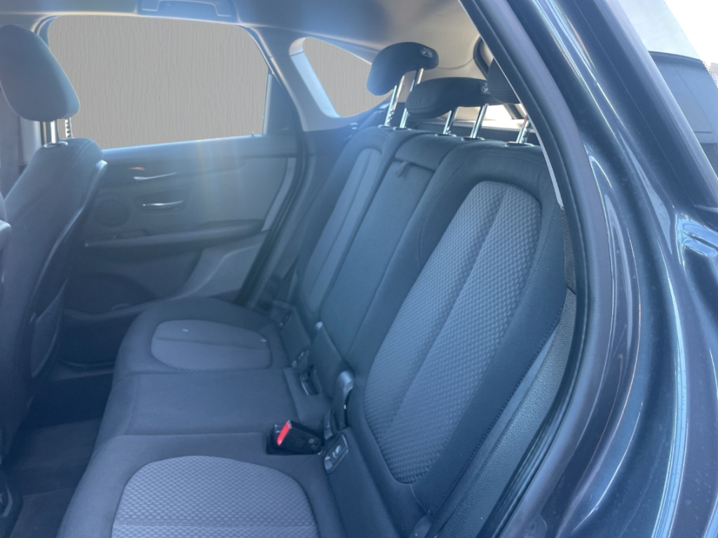 Fahrzeugabbildung BMW 218 Active Tourer Advantage i AHK TEMP SHZ LED PDCv+h Navi