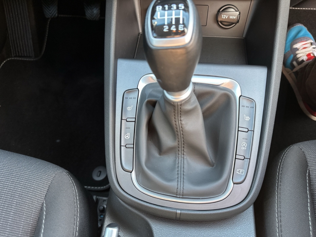 Fahrzeugabbildung Hyundai KONA 1.0 T-GDI Edition 30+ NAVI KAM LED SHZ VIRTCO TEMPOM