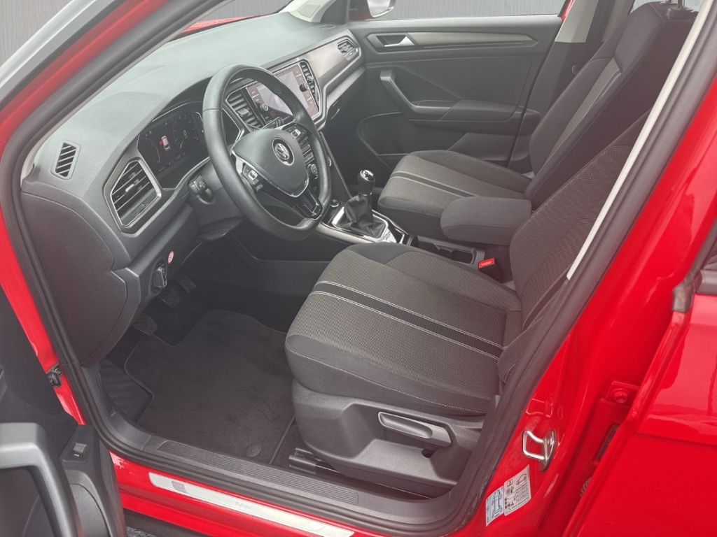 Fahrzeugabbildung Volkswagen T-Roc 1.0 TSI Style Navi Kamera ACC SHZ PDC LED