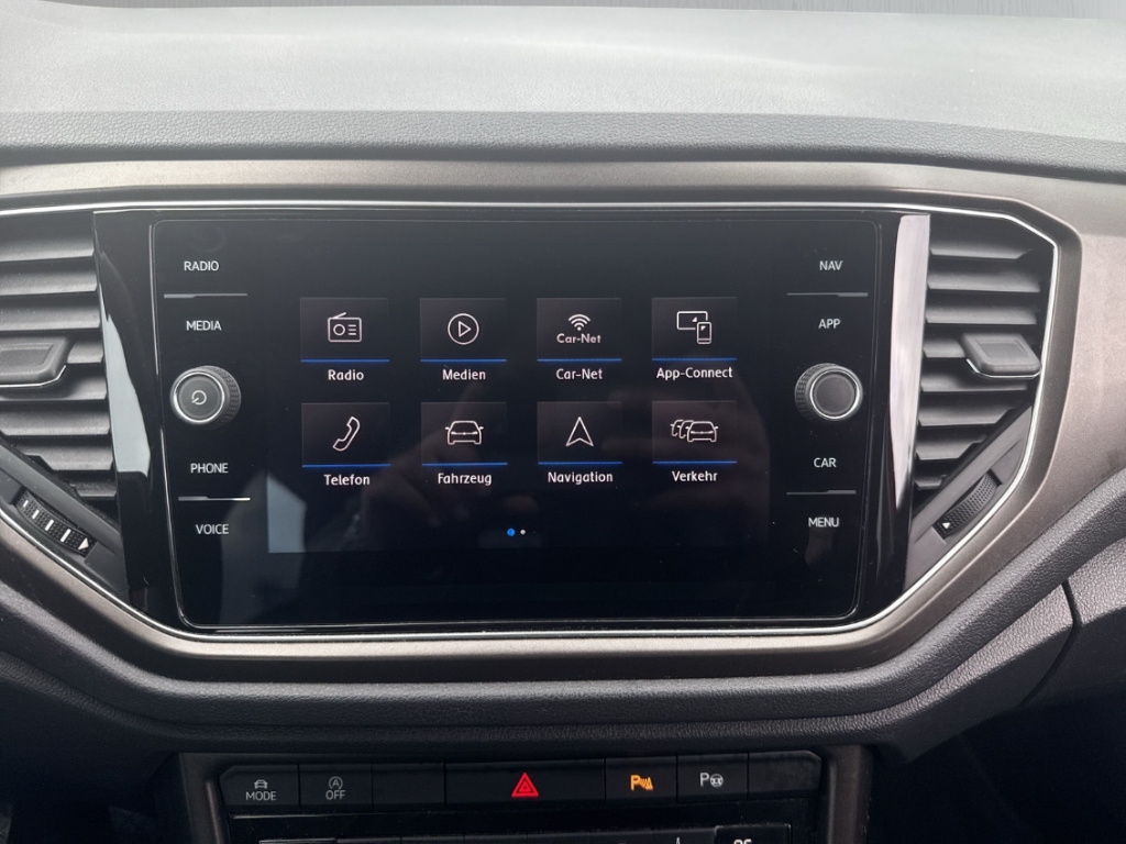 Fahrzeugabbildung Volkswagen T-Roc 1.0 TSI Style Navi Kamera ACC SHZ PDC LED