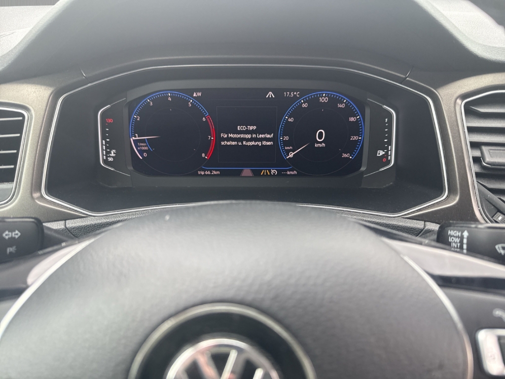 Fahrzeugabbildung Volkswagen T-Roc 1.0 TSI Style Navi Kamera ACC SHZ PDC LED