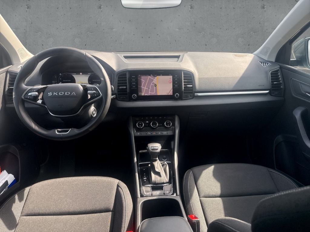 Fahrzeugabbildung SKODA Karoq 1.5 TSI DSG Tour AHK MatrixLED Navi Kamera