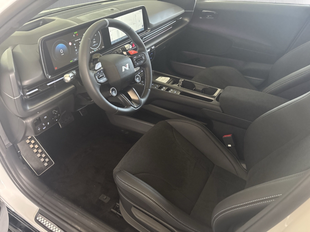 Fahrzeugabbildung Hyundai IONIQ 6 N Performance Sitz-P Schiebedach MY26 84kWh 4WD Sportpaket HUD AD StandHZG Navi Leder