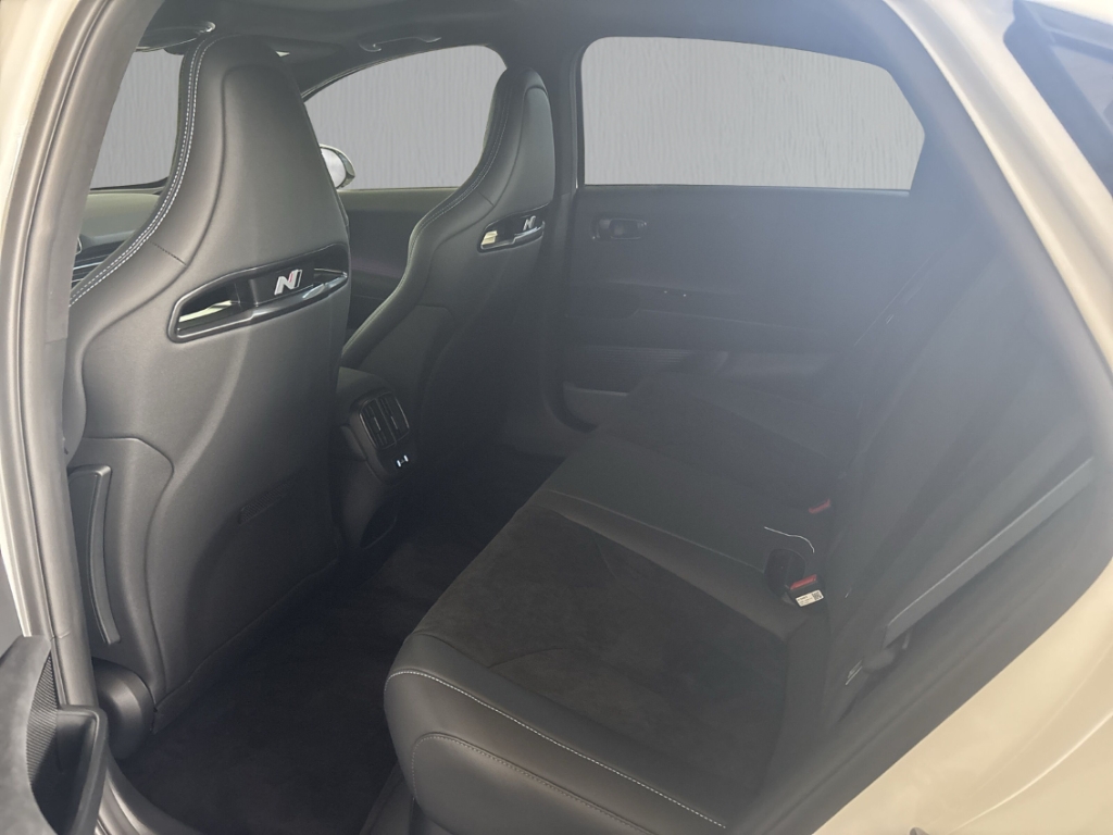 Fahrzeugabbildung Hyundai IONIQ 6 N Performance Sitz-P Schiebedach MY26 84kWh 4WD Sportpaket HUD AD StandHZG Navi Leder