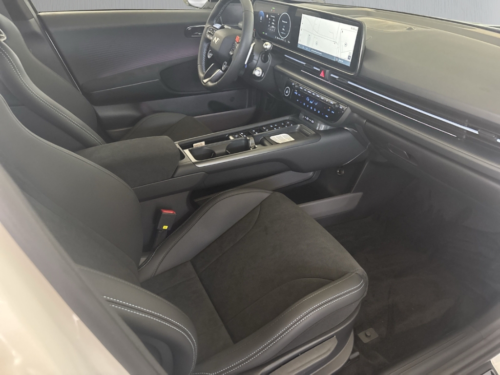 Fahrzeugabbildung Hyundai IONIQ 6 N Performance Sitz-P Schiebedach MY26 84kWh 4WD Sportpaket HUD AD StandHZG Navi Leder
