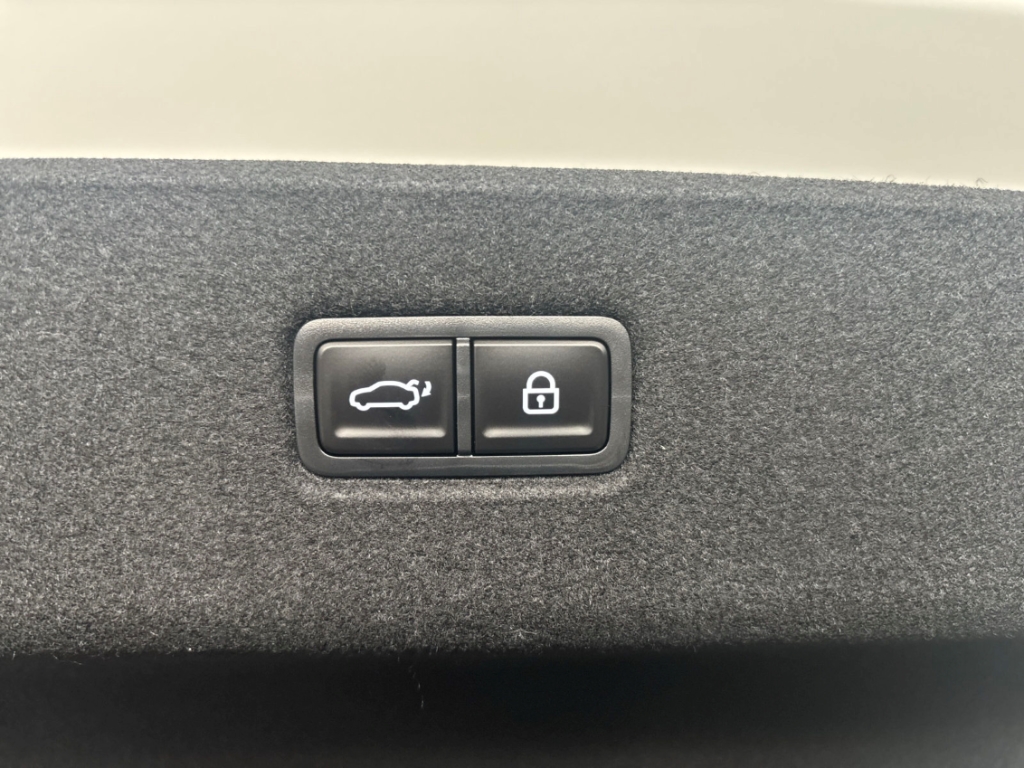 Fahrzeugabbildung Hyundai IONIQ 6 N Performance Sitz-P Schiebedach MY26 84kWh 4WD Sportpaket HUD AD StandHZG Navi Leder