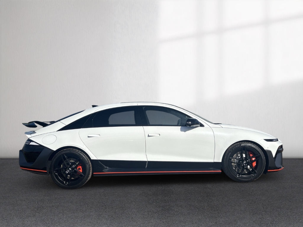 Fahrzeugabbildung Hyundai IONIQ 6 N Performance Sitz-P Schiebedach MY26 84kWh 4WD Sportpaket HUD AD StandHZG Navi Leder