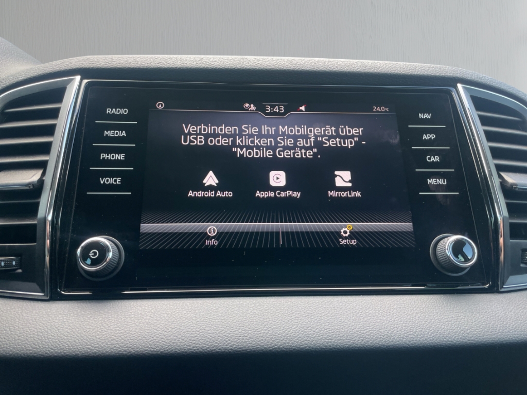 Fahrzeugabbildung SKODA Karoq Clever LED SHZ PDC Klima Dyn. Kurvenlicht