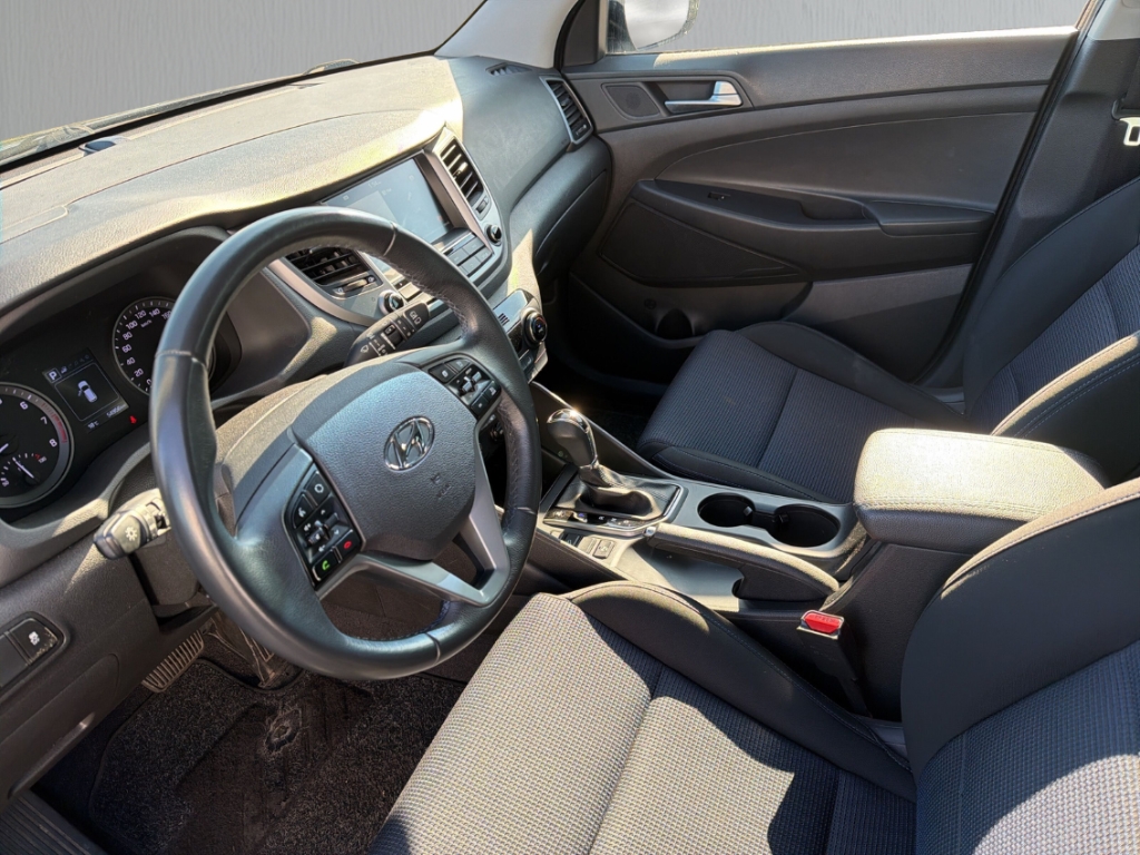 Fahrzeugabbildung Hyundai TUCSON 1.6 T-GDi 2WD Trend BT SHZ Klima Touchscreen