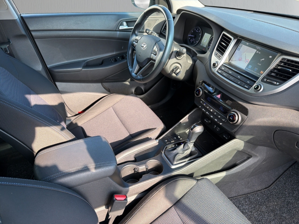 Fahrzeugabbildung Hyundai TUCSON 1.6 T-GDi 2WD Trend BT SHZ Klima Touchscreen