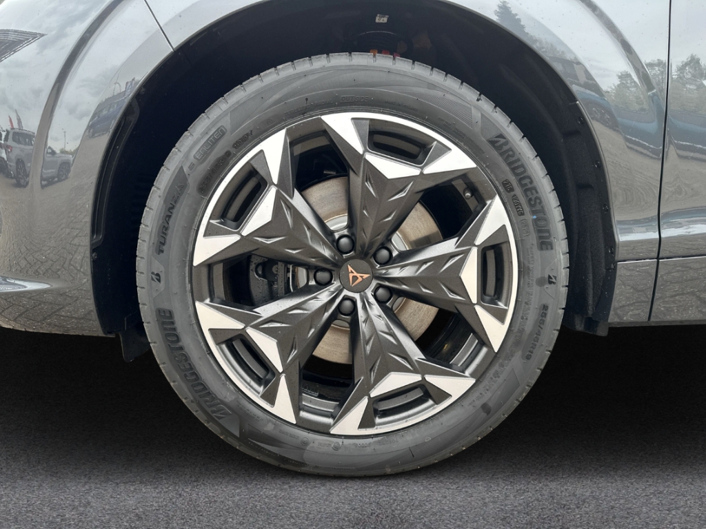 Fahrzeugabbildung CUPRA Terramar 2.0 TSI DSG VZ 4Drive AHK SHZ LED LM 19 virt.Pedal