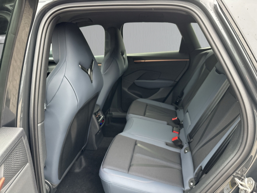 Fahrzeugabbildung CUPRA Terramar 2.0 TSI DSG VZ 4Drive AHK SHZ LED LM 19 virt.Pedal