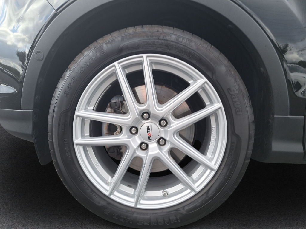 Fahrzeugabbildung Ford Kuga Titanium SHZ PDCv+h Temp Navi Klima Color